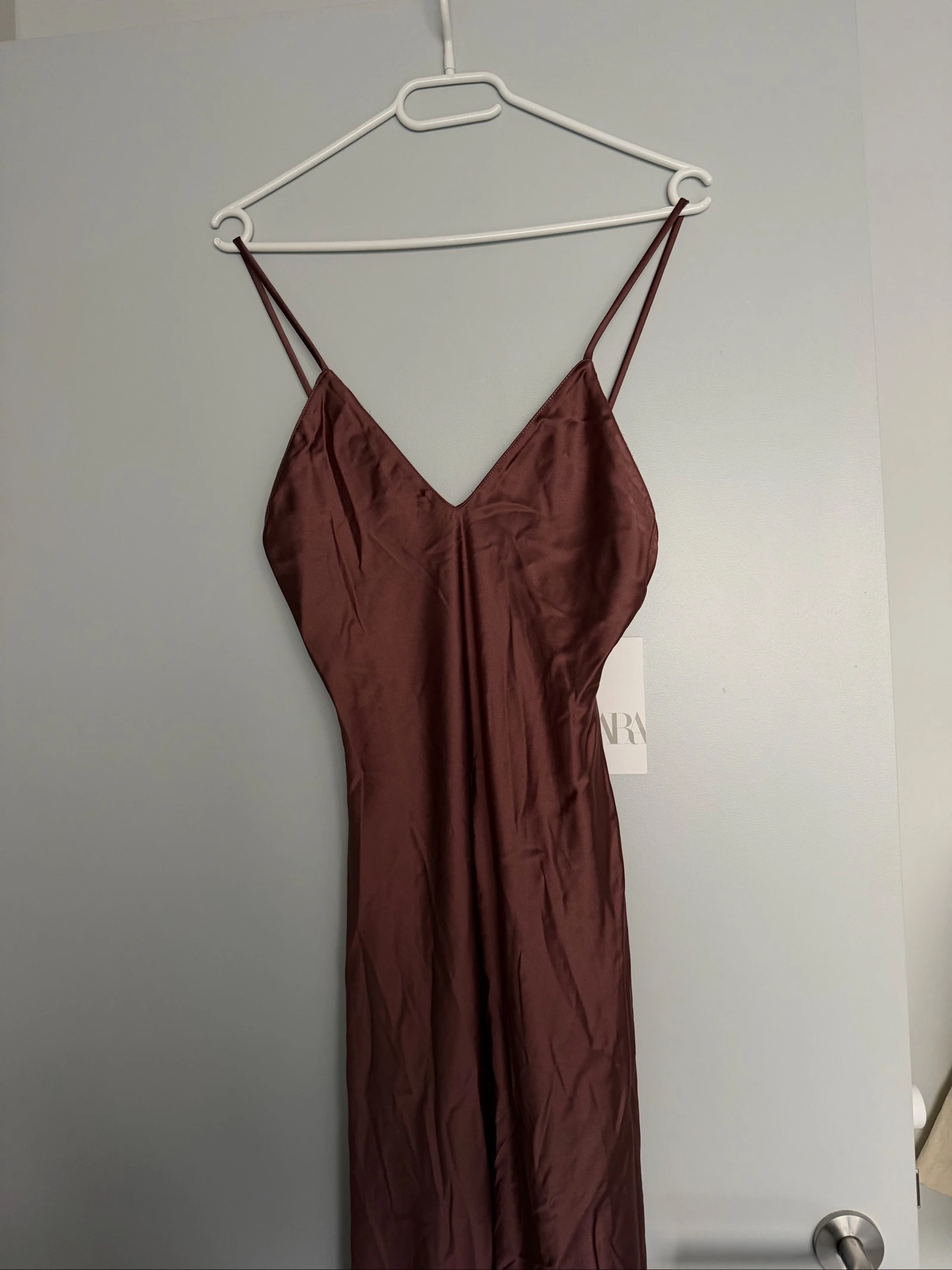 Vestido largo satinado Zara granate marrón – Talla XS – Nuevo con etiqueta – photo 2